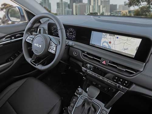2024 Kia Seltos cockpit