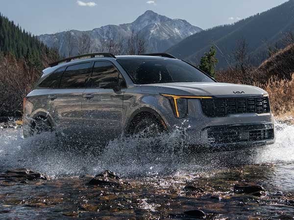 2025 Kia Sorento driving through water