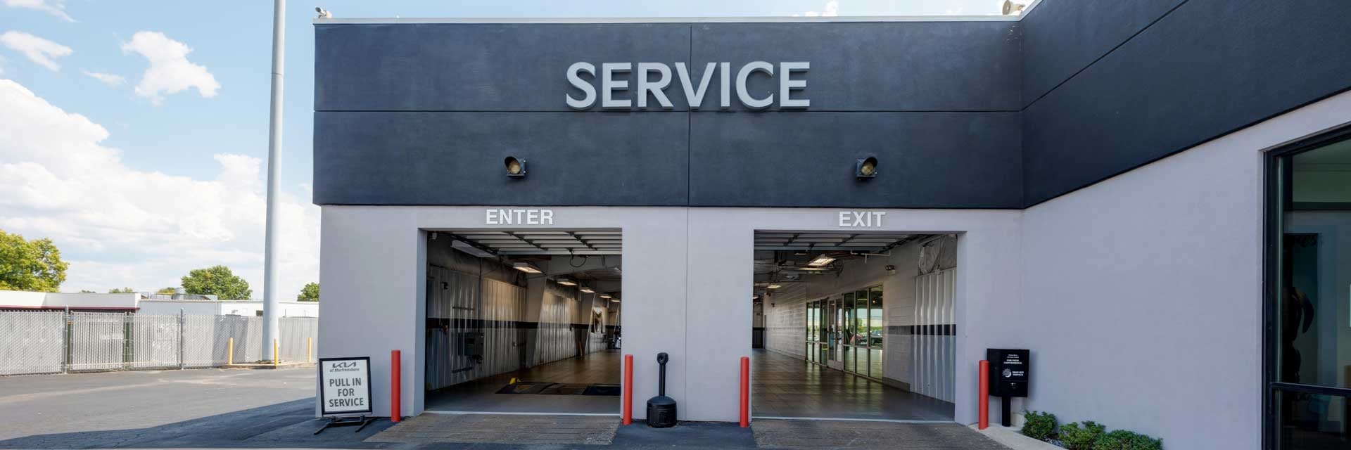Kia of Murfreesboro service bay